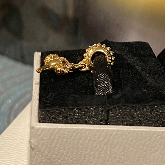 Pandora x Disney Aladdin Genie Lamp Charm - Picture 2 of 6